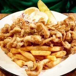 Fried whole belly clams at Luke's Lobster are a yes from me!